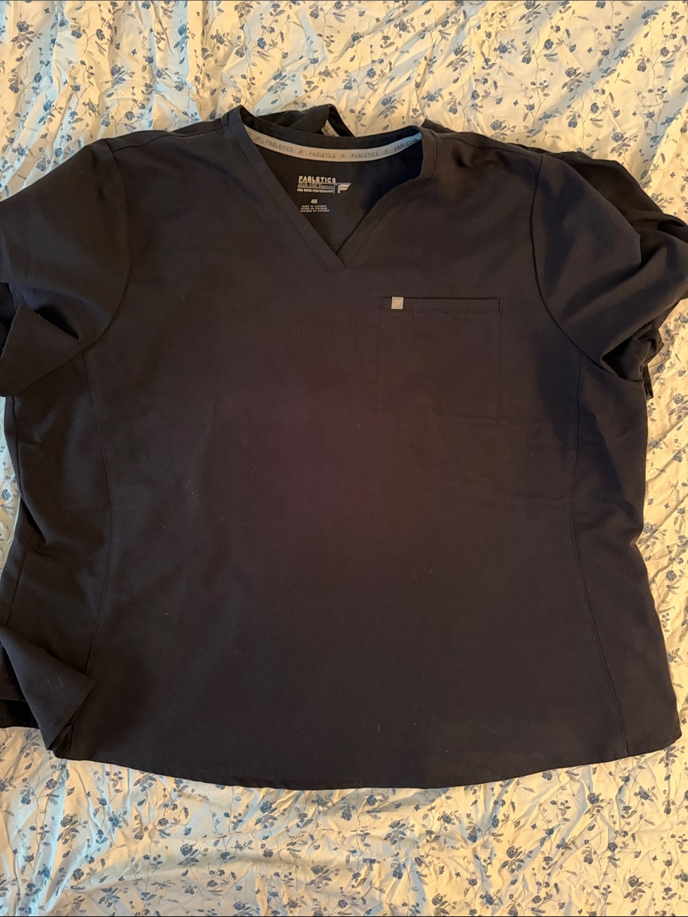 Fabletics Women’s V-Neck Pocket Tee in Black